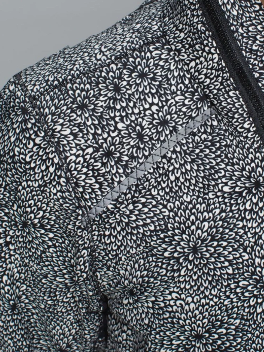Lululemon spring forward jacket plush petal black ghost size 6